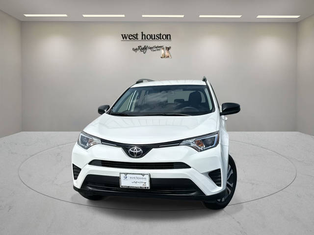 2018 Toyota RAV4 LE FWD photo