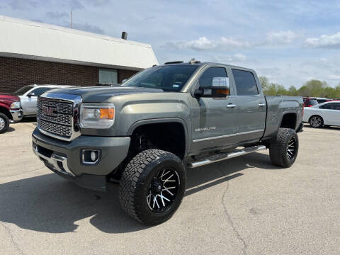 2018 GMC Sierra 2500HD Denali 4WD photo