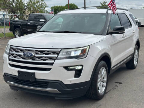2018 Ford Explorer XLT 4WD photo