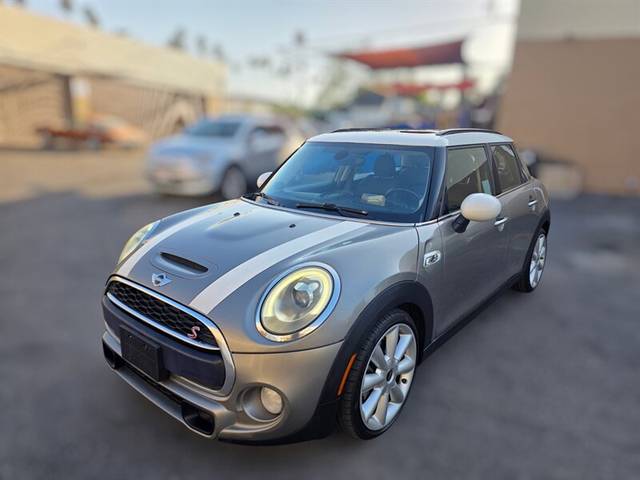 2017 MINI Hardtop 4 Door Cooper S FWD photo