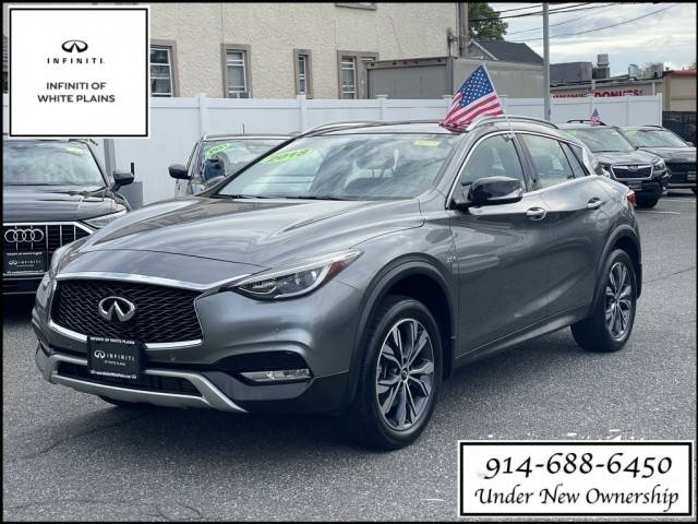 2018 Infiniti QX30 Premium AWD photo