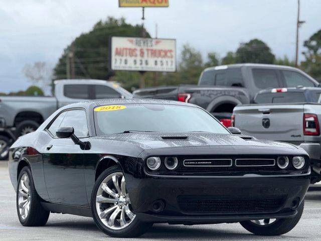 2018 Dodge Challenger SXT RWD photo