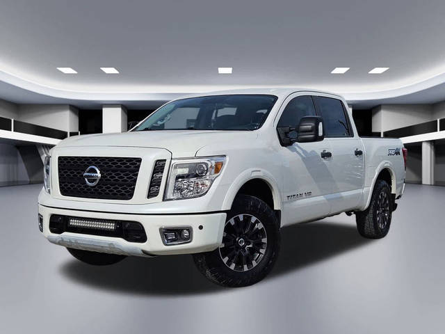 2018 Nissan Titan PRO-4X 4WD photo