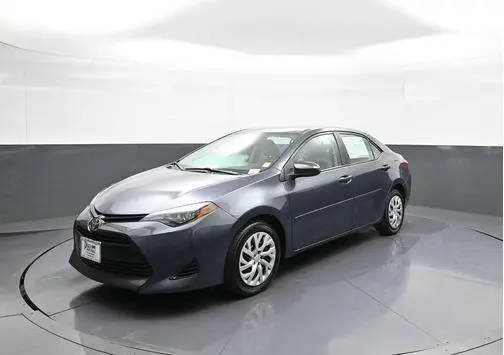 2018 Toyota Corolla LE FWD photo
