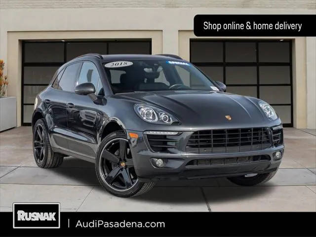2018 Porsche Macan  AWD photo