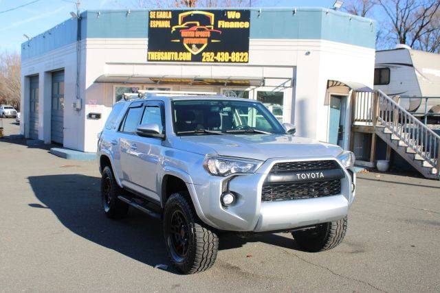 2018 Toyota 4Runner SR5 4WD photo