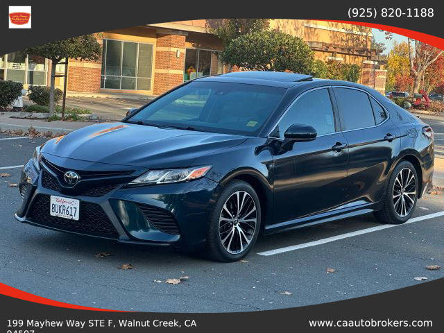 2018 Toyota Camry SE FWD photo