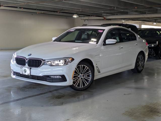 2018 BMW 5 Series 530e iPerformance RWD photo