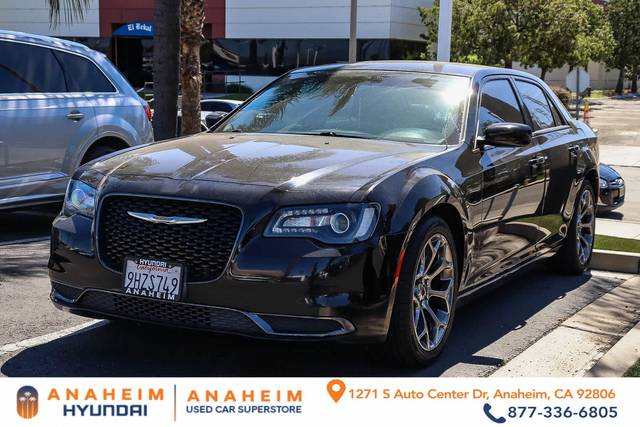 2018 Chrysler 300 Touring RWD photo