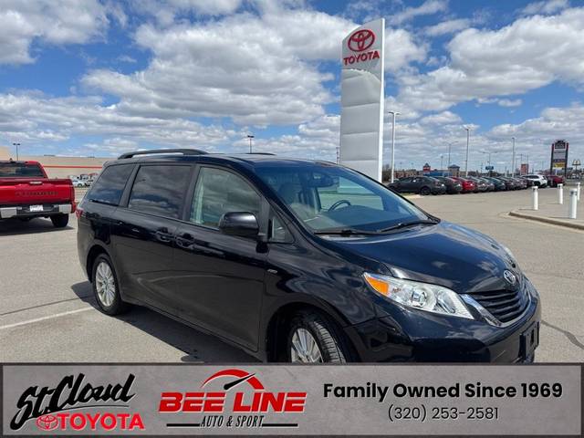 2017 Toyota Sienna LE AWD photo