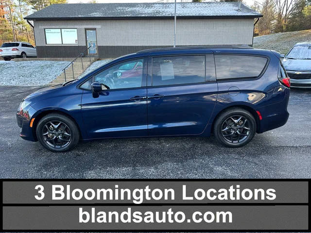 2018 Chrysler Pacifica Minivan Touring Plus FWD photo