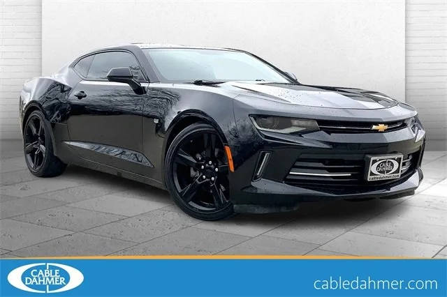 2018 Chevrolet Camaro 1LT RWD photo