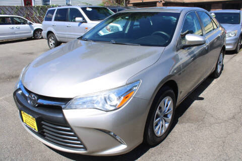 2017 Toyota Camry LE FWD photo
