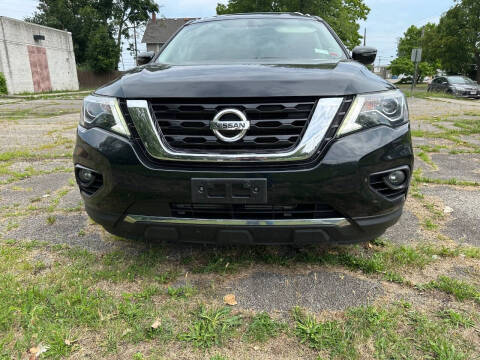 2018 Nissan Pathfinder SV 4WD photo