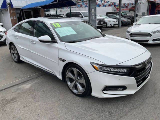 2018 Honda Accord Touring 2.0T FWD photo