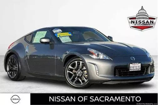 2015 Nissan 370Z Touring RWD photo