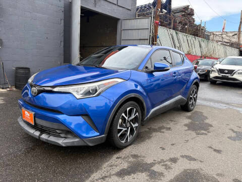 2018 Toyota C-HR XLE FWD photo
