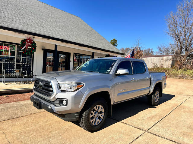 2018 Toyota Tacoma SR5 4WD photo