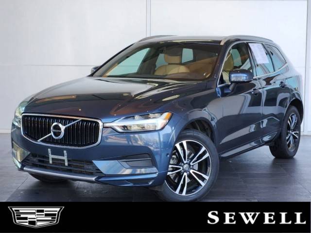 2018 Volvo XC60 Momentum AWD photo