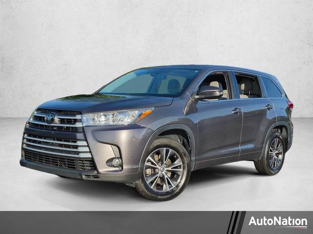 2018 Toyota Highlander LE Plus FWD photo