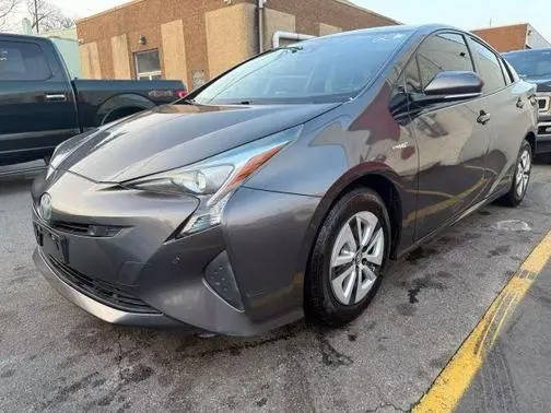 2018 Toyota Prius Three FWD photo