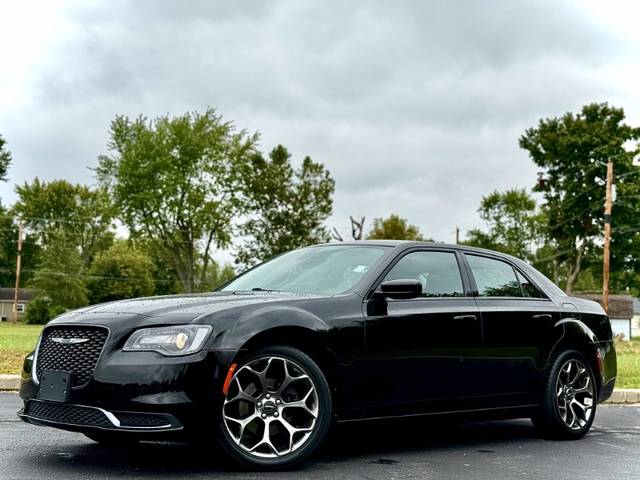 2018 Chrysler 300 Touring RWD photo