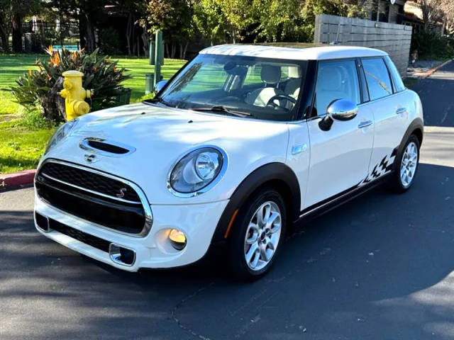 2015 MINI Hardtop 4 Door S FWD photo
