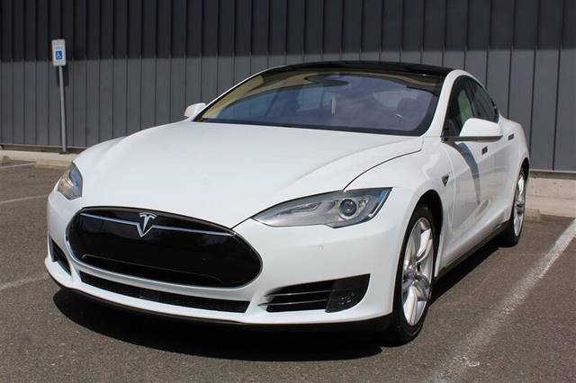 2015 Tesla Model S 85D AWD photo