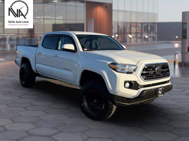 2018 Toyota Tacoma SR5 4WD photo